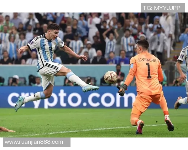 梅西正式宣布加盟曼城，震撼足坛新篇章